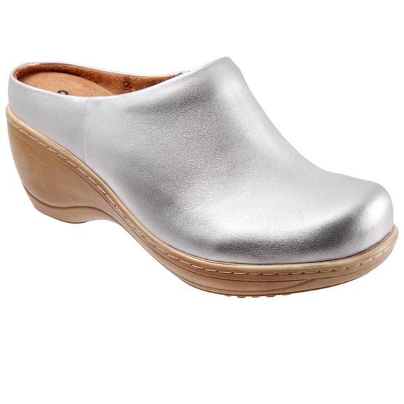 SoftWalk Madison Leather Clog in Silver - Picture 1 of 15